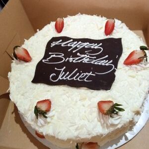 2KG WHITE FOREST CAKE