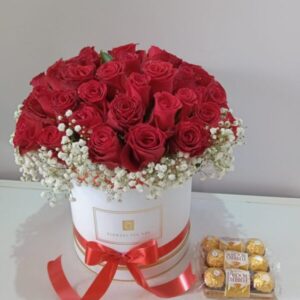 LOVELY ROYAL BOUQUET